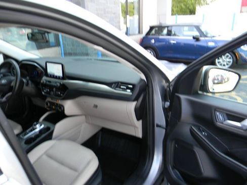 Used 2022 Ford Escape Titanium w/ Class II Trailer Tow Package AWD/4WD image 20
