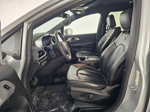Used 2022 Chrysler Pacifica Touring-L w/ S Appearance Package FWD image 23