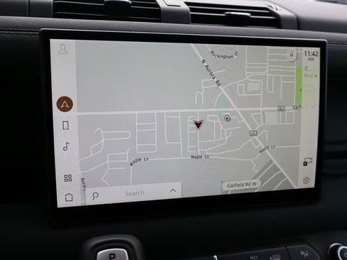 Used 2023 Land Rover Defender 130 X-Dynamic SE image 21