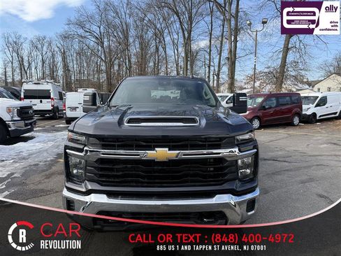 Used 2024 Chevrolet Silverado 2500 LT image 2