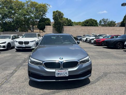 Used 2019 BMW 540i w/ Executive Package RWD image 2