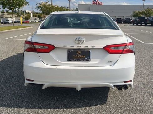 Used 2019 Toyota Camry SE FWD image 5
