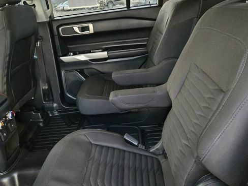 Used 2021 Ford Explorer XLT image 42