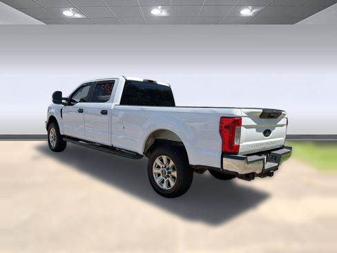 Used 2018 Ford F250 XL w/ Power Equipment Group AWD/4WD image 3