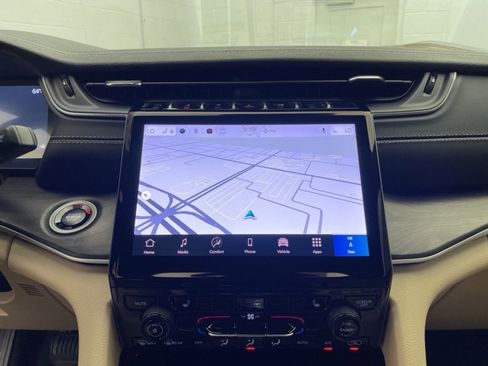 New 2025 Jeep Grand Cherokee Limited image 13