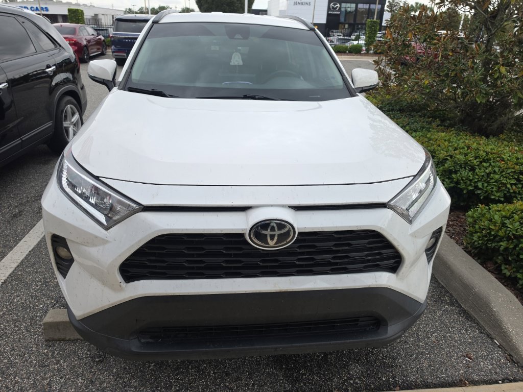 Used 2021 Toyota RAV4 XLE FWD image 2