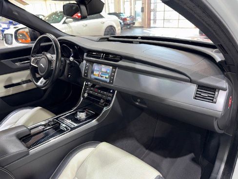 Used 2016 Jaguar XF R-Sport image 65
