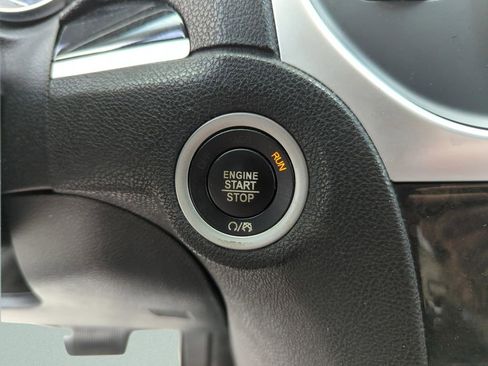 Used 2019 Chrysler 300 Limited RWD image 42