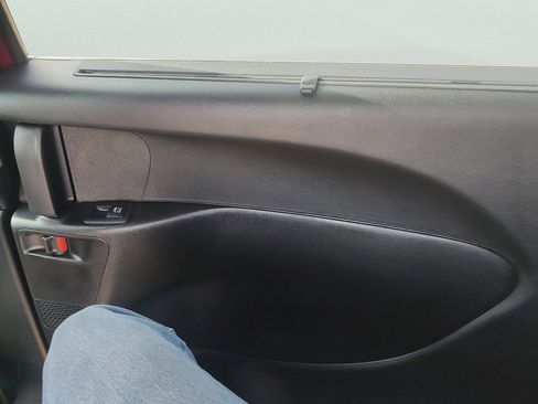 Used 2026 Chrysler Pacifica Select image 16