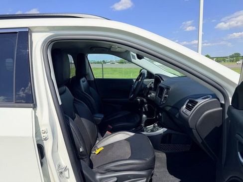 Used 2021 Jeep Compass Latitude AWD/4WD image 10