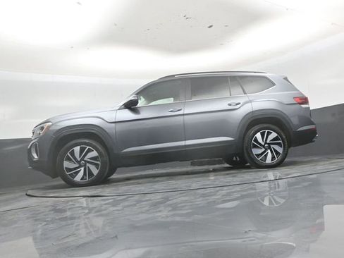 Used 2024 Volkswagen Atlas SE AWD/4WD image 46