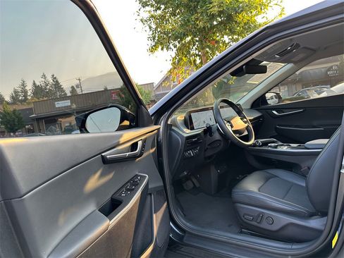 Used 2023 Kia EV6 Light image 21