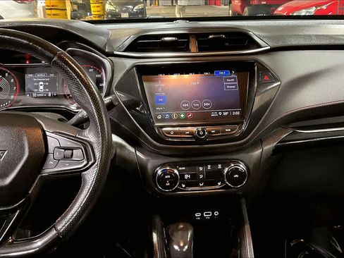 Used 2021 Chevrolet TrailBlazer RS w/ Sun and Liftgate Package image 7