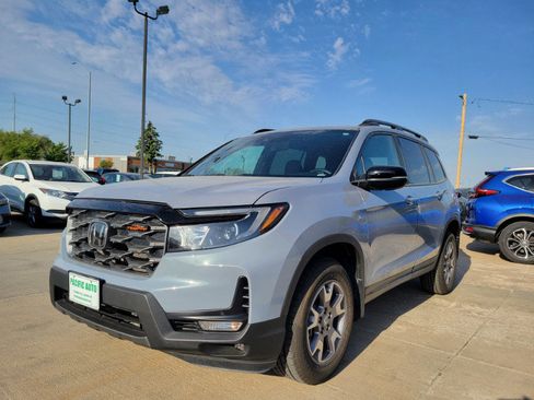 Used 2022 Honda Passport TrailSport image 3