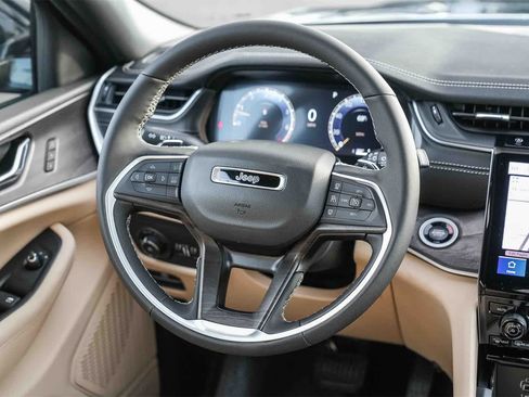 New 2025 Jeep Grand Cherokee L Limited image 15