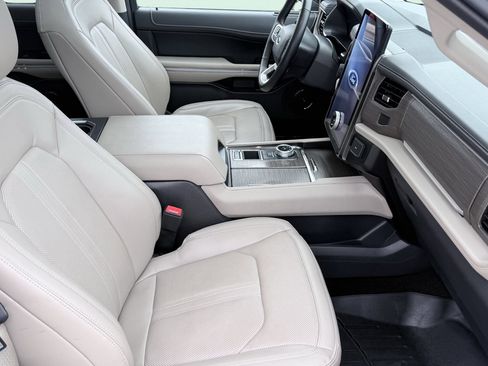 Used 2023 Ford Expedition Limited RWD image 54