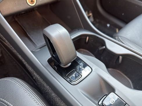 Certified 2025 Volvo XC40 B5 Core image 19