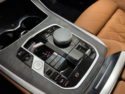 Used 2026 BMW X7 xDrive40i image 17