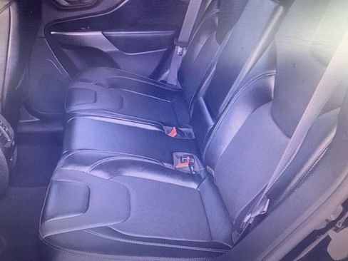 Used 2022 Jeep Cherokee Latitude Lux image 10