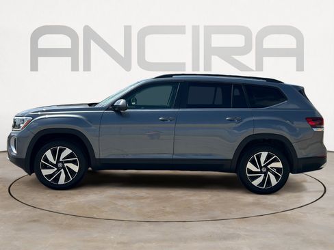 Used 2025 Volkswagen Atlas SE FWD image 7