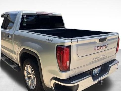 Used 2019 GMC Sierra 1500 SLT AWD/4WD image 4