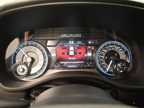 Used 2022 RAM 1500 Limited AWD/4WD image 3