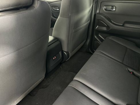 Used 2023 Nissan Frontier SV w/ Midnight Edition Package image 8