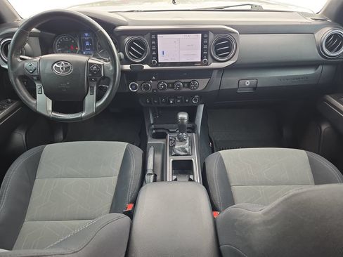 Used 2020 Toyota Tacoma TRD Off-Road w/ Technology Package AWD/4WD image 9