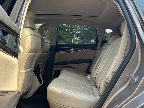 Used 2019 Lincoln Nautilus Reserve w/ Driver Assistance Package FWD image 16
