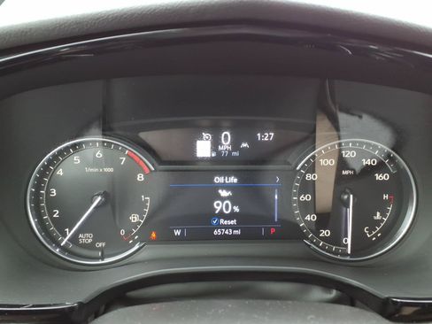 Used 2021 Cadillac XT5 Premium Luxury w/ LPO, Floor Liner Package FWD image 9