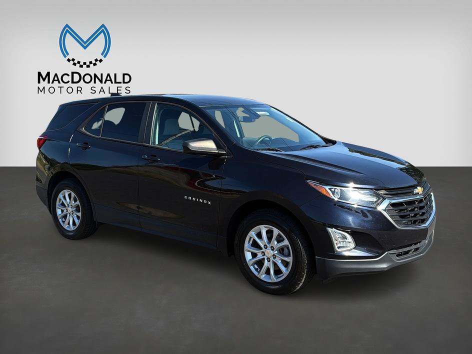 Used 2020 Chevrolet Equinox LS w/ LS Convenience Package FWD image 2