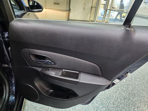 Used 2016 Chevrolet Cruze LT image 23