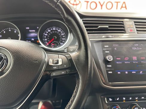 Used 2021 Volkswagen Tiguan SE R-Line image 25