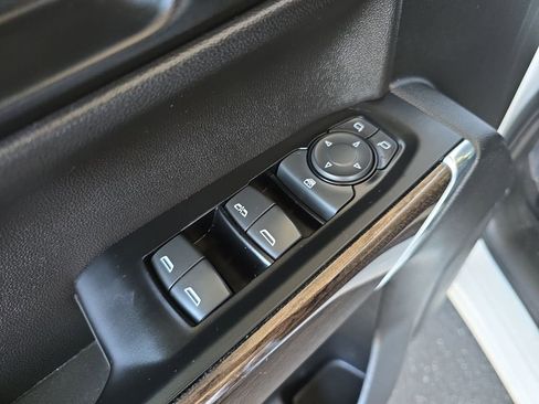 Certified 2019 Chevrolet Silverado 1500 LT image 24