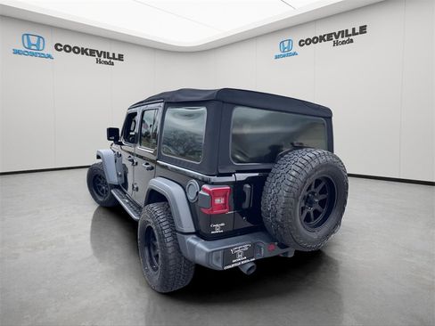 Used 2018 Jeep Wrangler Unlimited Sport S image 10