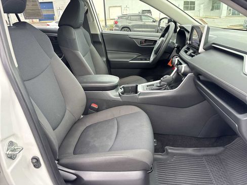 Used 2023 Toyota RAV4 LE AWD/4WD image 25