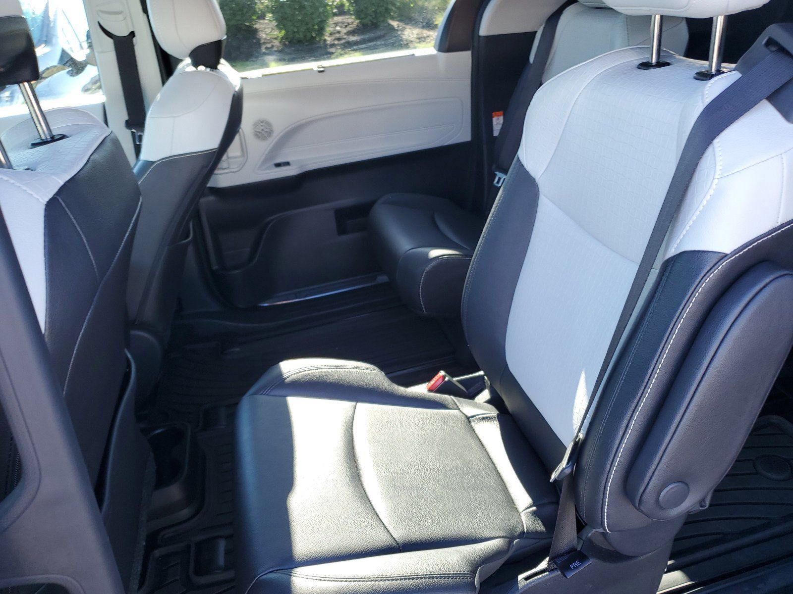 Certified 2025 Toyota Sienna XSE w/ XSE Plus Package AWD/4WD image 14