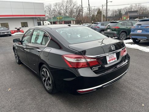 Used 2017 Honda Accord EX image 6