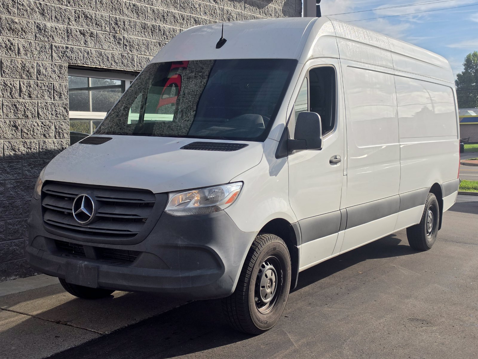 Used 2020 Mercedes-Benz Sprinter 2500 image 1