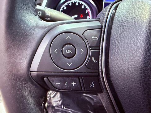 Used 2018 Toyota Camry SE image 18