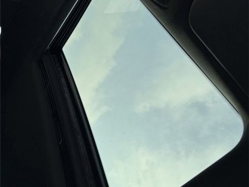 Used 2021 Mercedes-Benz GLS 450 4MATIC image 32