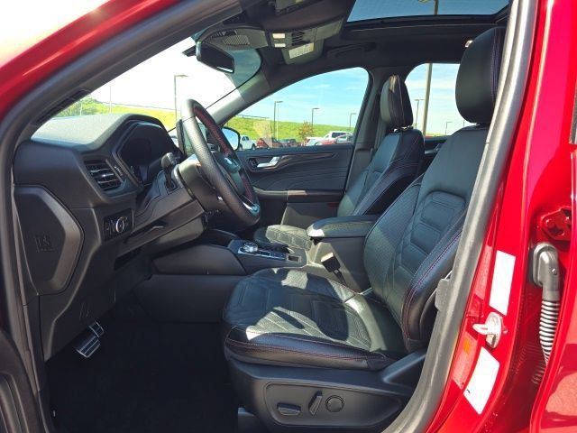 Used 2024 Ford Escape ST-Line Elite w/ Premium Technology Package AWD/4WD image 11
