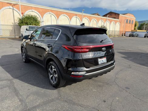 Used 2020 Kia Sportage LX w/ LX Popular Package image 6