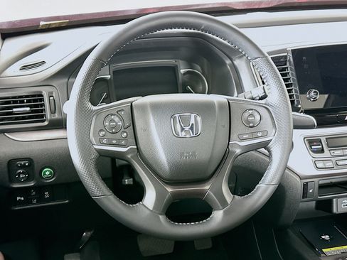 Used 2025 Honda Passport EX-L image 18