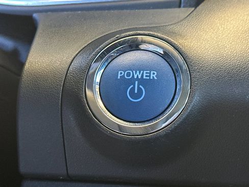Certified 2022 Toyota Avalon XLE FWD image 25