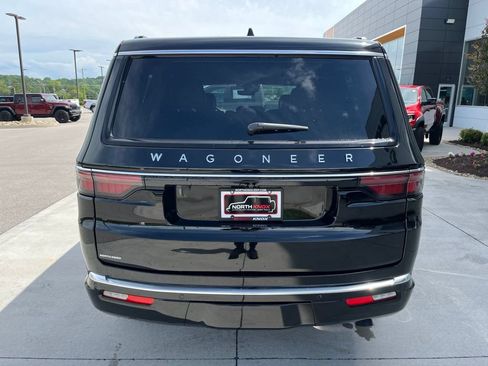 Used 2025 Jeep Wagoneer Series III w/ Premium Group I AWD/4WD image 23