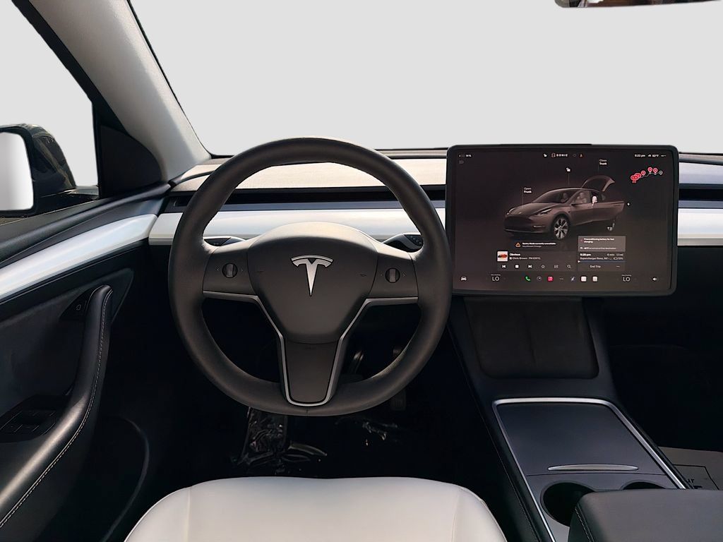 Used 2024 Tesla Model Y Long Range AWD/4WD image 22