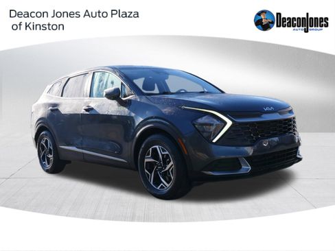 Used 2023 Kia Sportage LX image 1