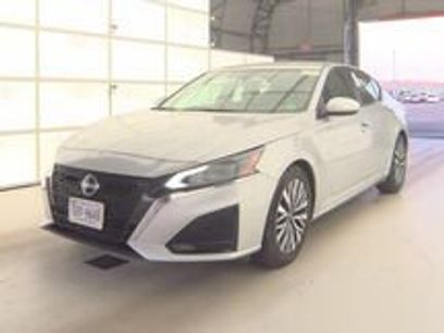 Used 2023 Nissan Altima 2.5 SV