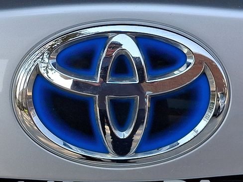 Used 2011 Toyota Prius Three image 29